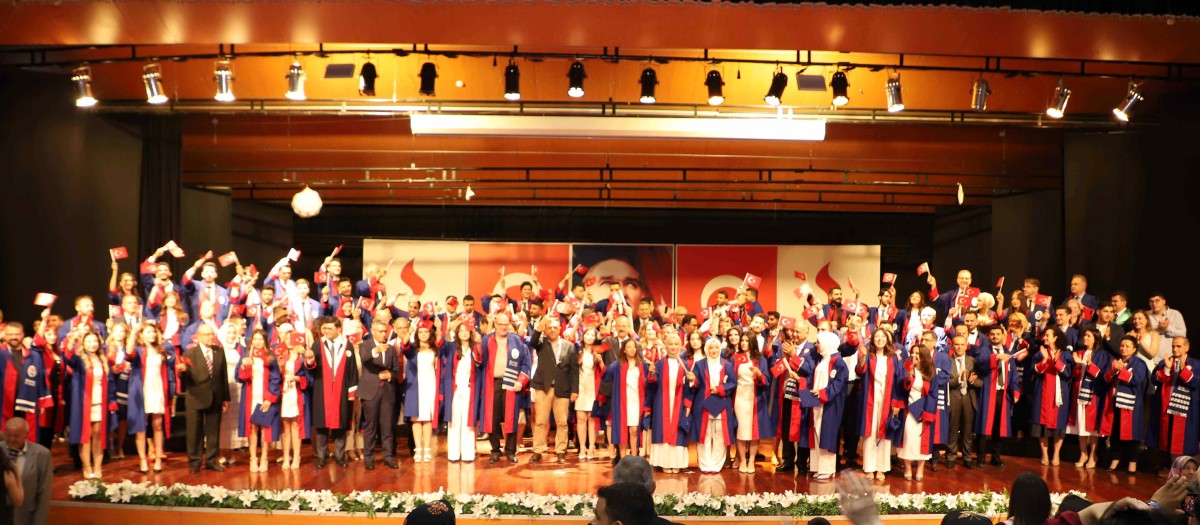 SANKO Üniversitesi Tıp Fakültesi’nde mezuniyet coşkusu